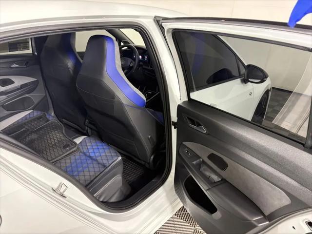 2025 Volkswagen Golf R 2.0T Black Edition