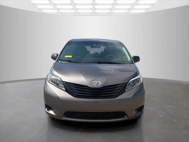 2014 Toyota Sienna L V6 7 Passenger