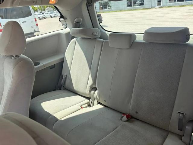 2014 Toyota Sienna L V6 7 Passenger