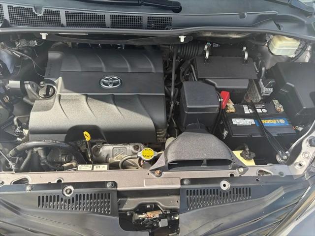 2014 Toyota Sienna L V6 7 Passenger