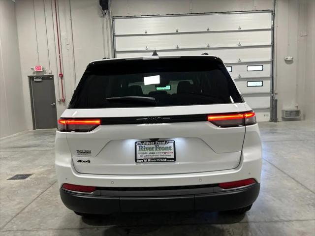 2026 Jeep Grand Cherokee Altitude 4x4