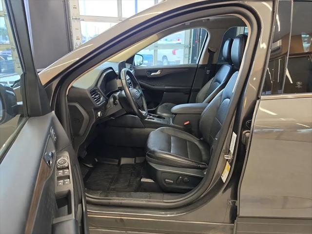 2020 Ford Escape Titanium Hybrid