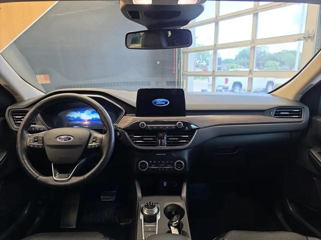 2020 Ford Escape Titanium Hybrid