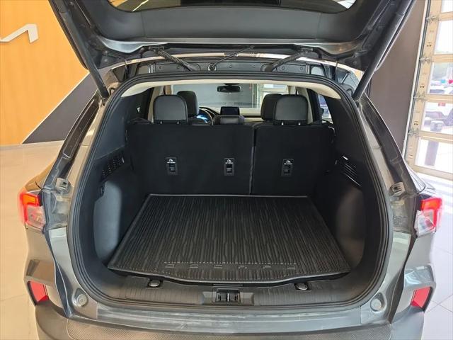 2020 Ford Escape Titanium Hybrid