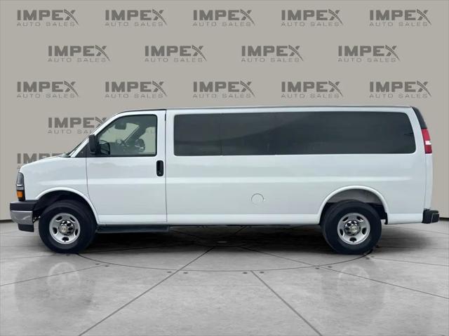 2025 Chevrolet Express Passenger RWD 3500 Extended Wheelbase LT