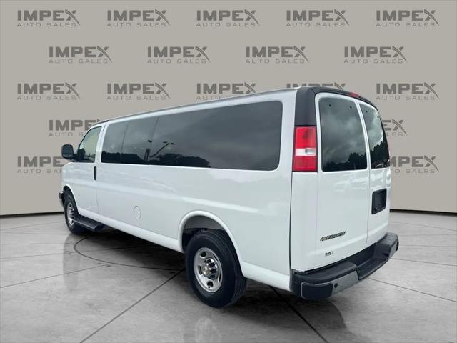 2025 Chevrolet Express Passenger RWD 3500 Extended Wheelbase LT