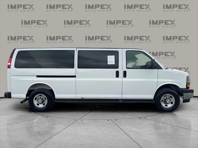 2025 Chevrolet Express Passenger RWD 3500 Extended Wheelbase LT