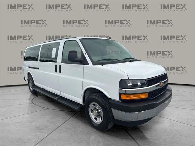 2025 Chevrolet Express Passenger RWD 3500 Extended Wheelbase LT