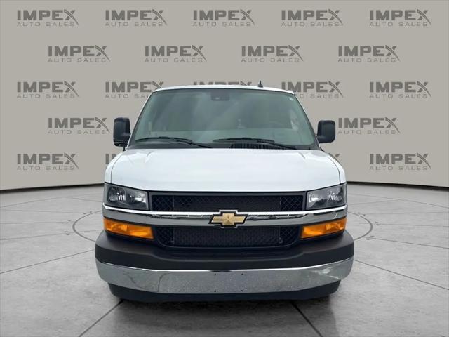 2025 Chevrolet Express Passenger RWD 3500 Extended Wheelbase LT