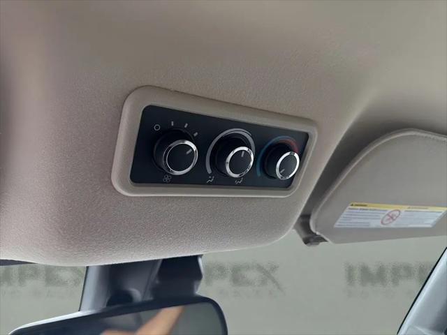 2025 Chevrolet Express Passenger RWD 3500 Extended Wheelbase LT