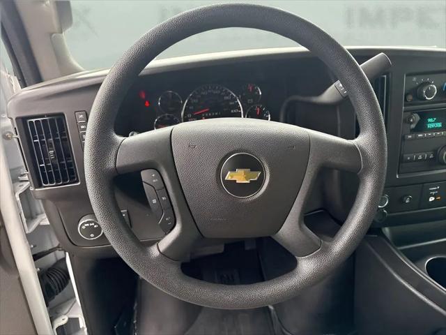 2025 Chevrolet Express Passenger RWD 3500 Extended Wheelbase LT