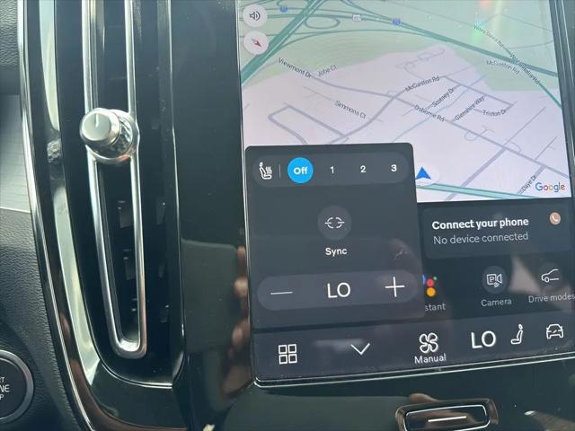 2025 Volvo XC40 B5 Core Bright Theme
