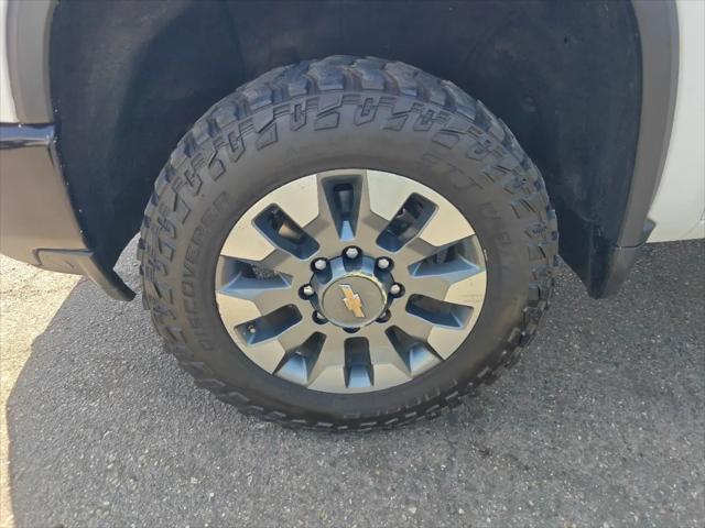 2021 Chevrolet Silverado 2500HD 4WD Crew Cab Standard Bed Custom