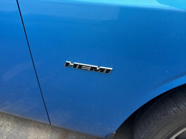 2016 Dodge Challenger R/T Shaker