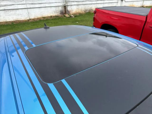 2016 Dodge Challenger R/T Shaker
