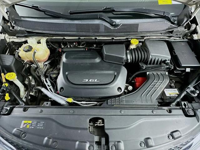 2017 Chrysler Pacifica Touring-L