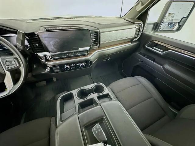 2025 GMC Sierra 2500HD 4WD Crew Cab Standard Bed SLE