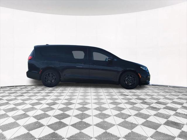 2022 Chrysler Pacifica Hybrid Touring L