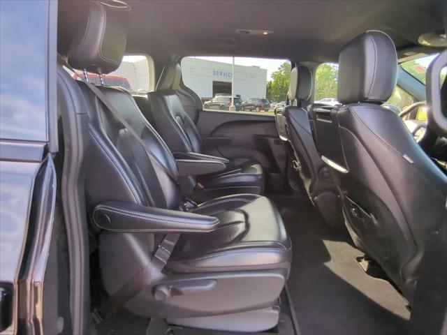 2022 Chrysler Pacifica Hybrid Touring L