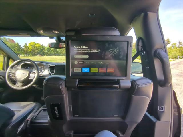 2022 Chrysler Pacifica Hybrid Touring L