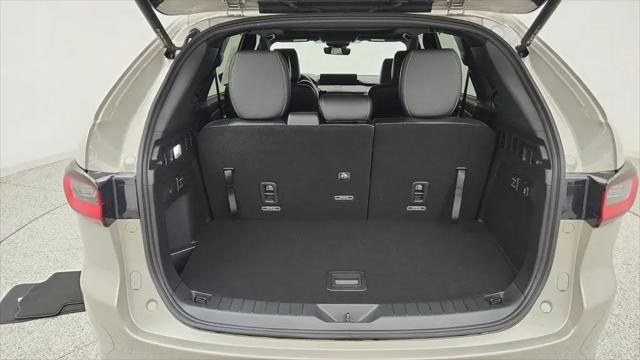 2025 Mazda X-90 Premium Plus Package