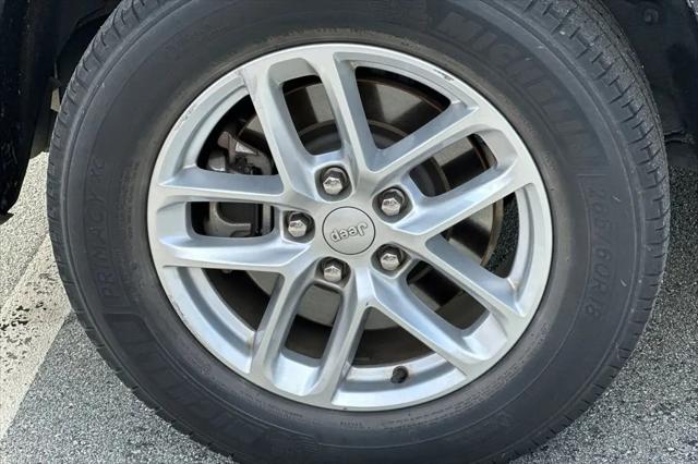 2021 Jeep Grand Cherokee Laredo 4x2