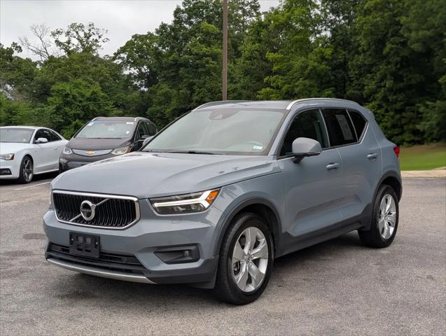 2021 Volvo XC40 T5 Momentum