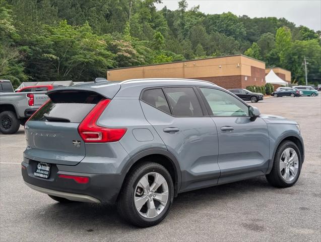 2021 Volvo XC40 T5 Momentum