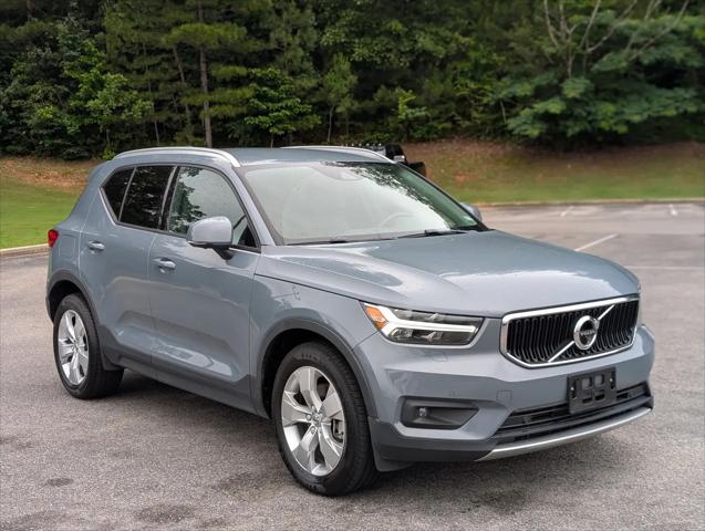 2021 Volvo XC40 T5 Momentum