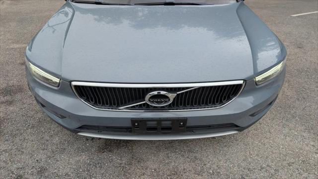 2021 Volvo XC40 T5 Momentum