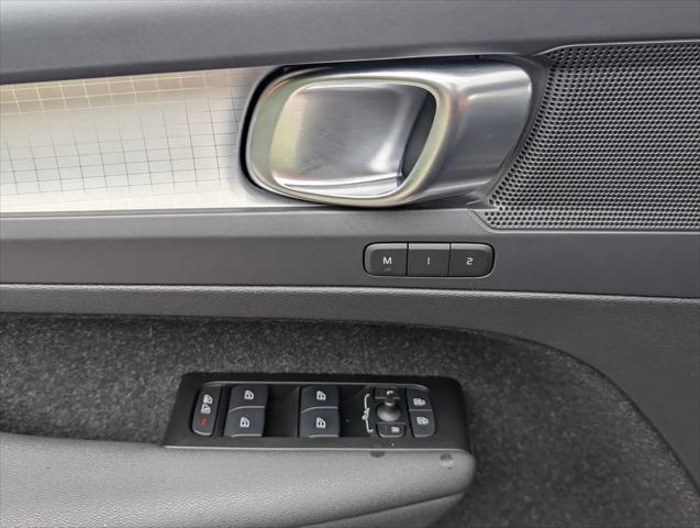 2021 Volvo XC40 T5 Momentum