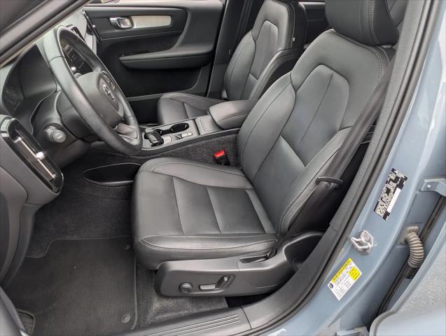 2021 Volvo XC40 T5 Momentum