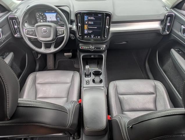 2021 Volvo XC40 T5 Momentum