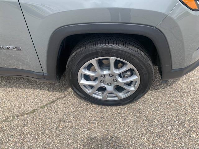 2023 Jeep Compass Latitude Lux FWD