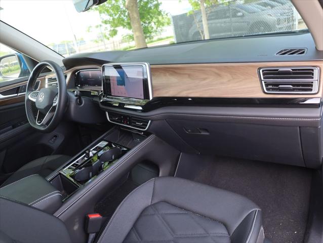 2026 Volkswagen Atlas SE with Technology