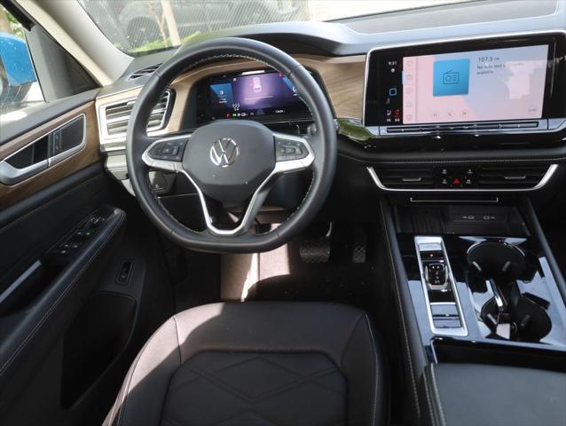 2026 Volkswagen Atlas SE with Technology