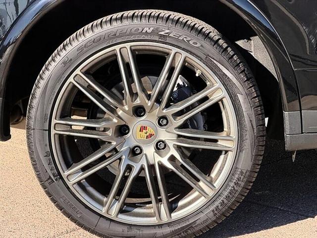 2018 Porsche Cayenne Platinum Edition