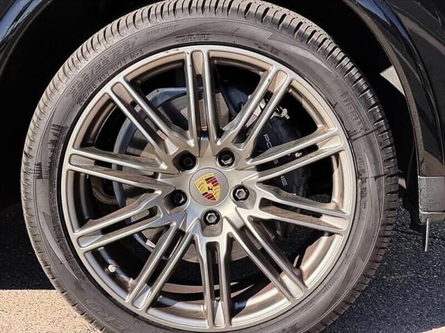 2018 Porsche Cayenne Platinum Edition