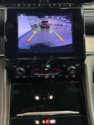2025 Jeep Grand Cherokee Laredo 4x4