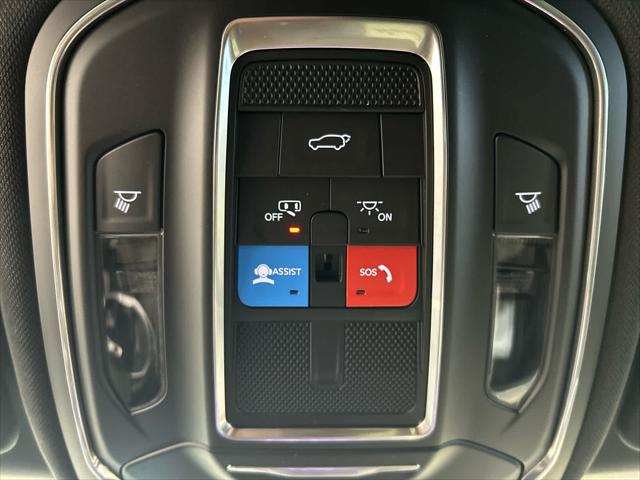 2025 Jeep Grand Cherokee Laredo 4x4