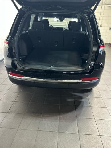2025 Jeep Grand Cherokee Laredo 4x4