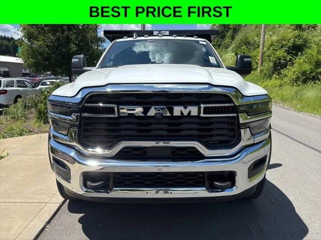 2026 RAM Ram 5500 Chassis Cab RAM 5500 TRADESMAN CHASSIS CREW CAB 4X4 60 CA
