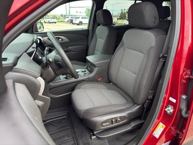 2023 Chevrolet Traverse AWD LT Cloth