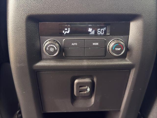 2023 Chevrolet Traverse AWD LT Cloth