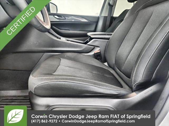 2023 Jeep Grand Cherokee Laredo 4x4