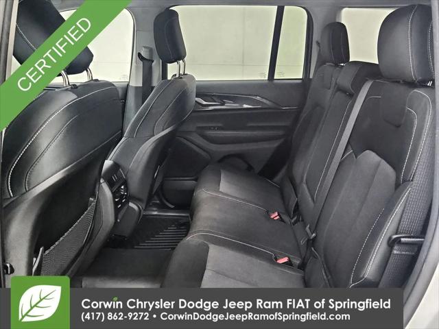 2023 Jeep Grand Cherokee Laredo 4x4