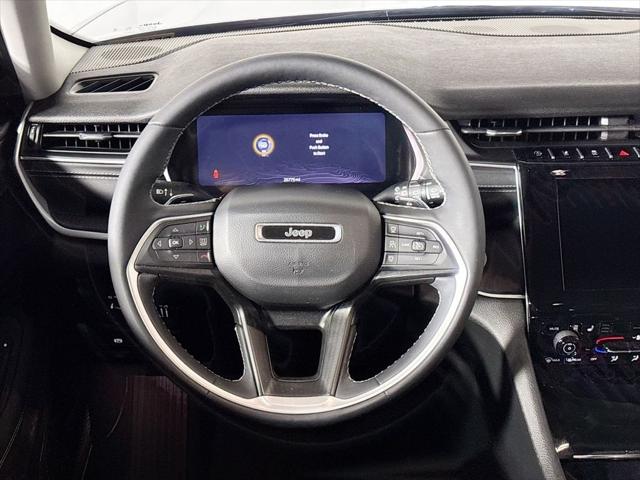 2023 Jeep Grand Cherokee Laredo 4x4