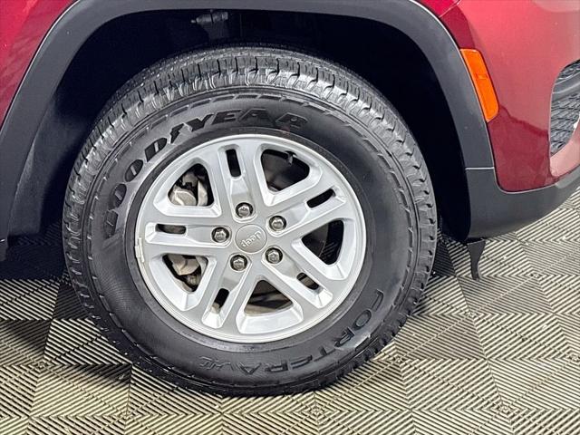 2023 Jeep Grand Cherokee Laredo 4x4