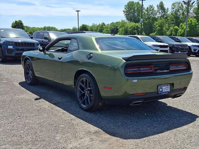 2021 Dodge Challenger SXT