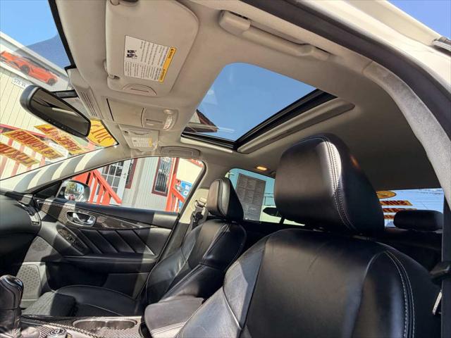 2015 INFINITI Q50 Sport